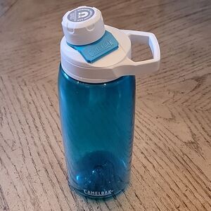 Blue Camelbak water bottle 1000ml